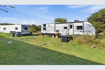 406 Hilltop Meadows Court, Springtown, TX 76082 - Photo 4