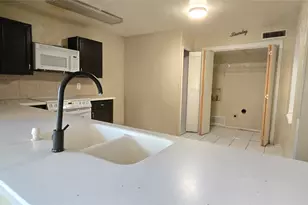 730 Pinehill Ln, Grand Prairie, TX 75052 - Photo 18