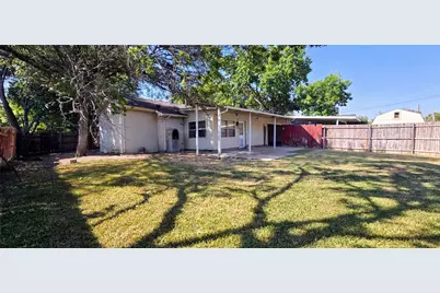 730 Pinehill Lane, Grand Prairie, TX 75052 - Photo 2