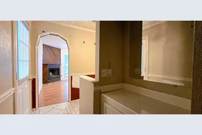 730 Pinehill Lane, Grand Prairie, TX 75052 - Photo 14