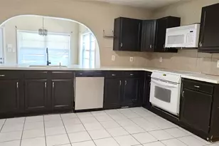 730 Pinehill Ln, Grand Prairie, TX 75052 - Photo 18