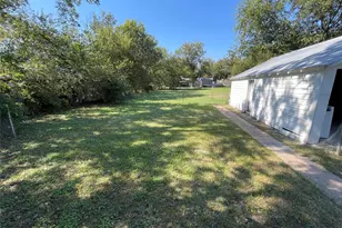 800 Jefferson St, Bowie, TX 76230 - Photo 20