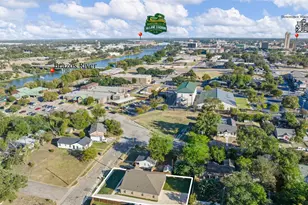 306 Lorraine Dr, Waco, TX 76707 - Photo 2