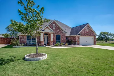 820 N Tejas Drive, Sanger, TX 76266 - Photo 2