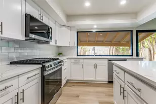 11014 McCree Rd, Dallas, TX 75238 - Photo 10