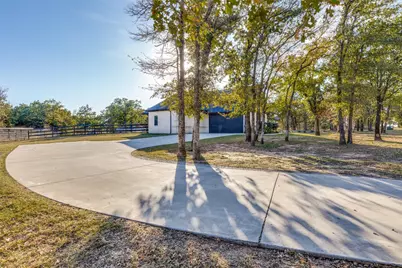 1029 Sunflower, Paradise, TX 76073 - Photo 4