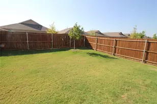 1013 Lady Bird St, Ennis, TX 75119 - Photo 32