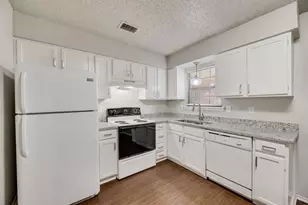 648 S Rogers Rd, Irving, TX 75060 - Photo 8