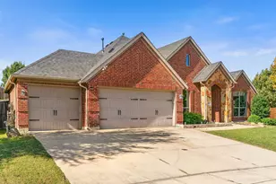 437 Hackworth St, Roanoke, TX 76262 - Photo 2