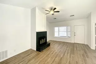 5518 Creek Valley Dr, Arlington, TX 76018 - Photo 6