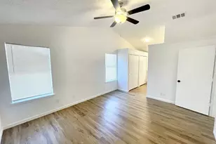 5518 Creek Valley Dr, Arlington, TX 76018 - Photo 18