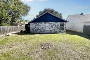 5518 Creek Valley Dr, Arlington, TX 76018 - Photo 38