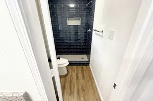 5518 Creek Valley Dr, Arlington, TX 76018 - Photo 24