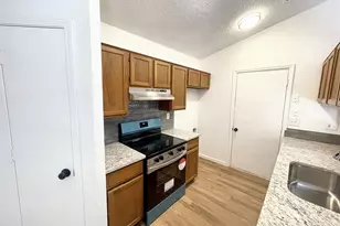 5518 Creek Valley Dr, Arlington, TX 76018 - Photo 12