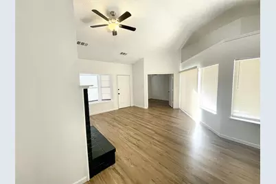 5518 Creek Valley Drive, Arlington, TX 76018 - Photo 8