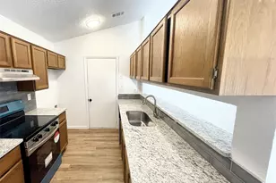 5518 Creek Valley Dr, Arlington, TX 76018 - Photo 10