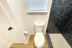 5518 Creek Valley Dr, Arlington, TX 76018 - Photo 26