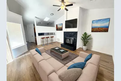 5518 Creek Valley Drive, Arlington, TX 76018 - Photo 2