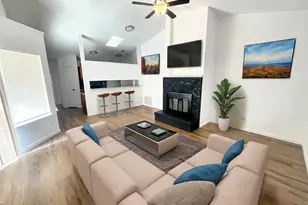 5518 Creek Valley Dr, Arlington, TX 76018 - Photo 2