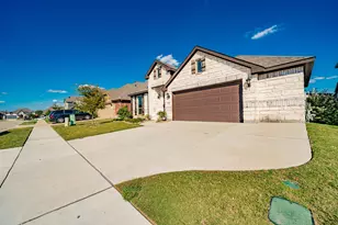 920 Baldcypress Dr, Fate, TX 75087 - Photo 2