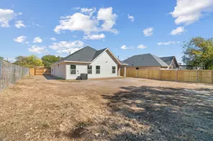 8811 Silver Crk Rd, White Settlement, TX 76108 - Photo 32