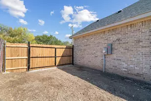 8811 Silver Crk Rd, White Settlement, TX 76108 - Photo 38