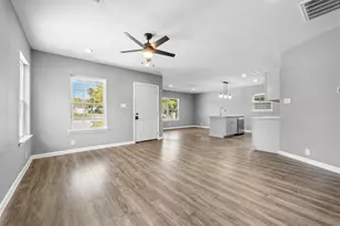 1616 E Robert St, Fort Worth, TX 76104 - Photo 2