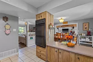 1401 Apache St, Arlington, TX 76012 - Photo 6