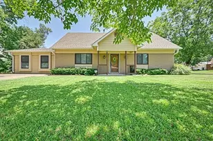 1401 Apache St, Arlington, TX 76012 - Photo 1