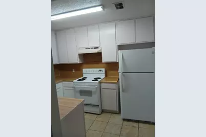 1005 W Sanford Street #A, Arlington, TX 76012 - Photo 10