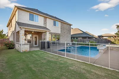 9505 Meadowpark Drive, Denton, TX 76226 - Photo 2