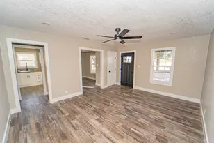 905 W 5th St, Breckenridge, TX 76424 - Photo 2