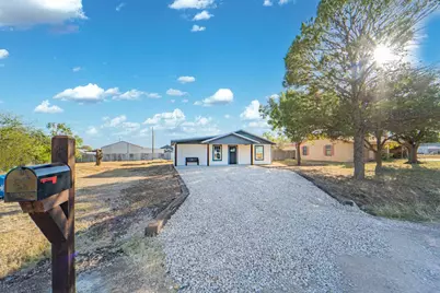 905 W Fifth Street, Breckenridge, TX 76424 - Photo 30