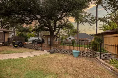 5122 Meadowbrook Drive, Greenville, TX 75402 - Photo 14