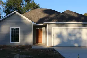 605 N College St, Malakoff, TX 75148 - Photo 1