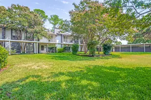 412 Hollyhill Ln, Denton, TX 76205 - Photo 2