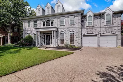 2703 Kingswood Court, Arlington, TX 76001 - Photo 2