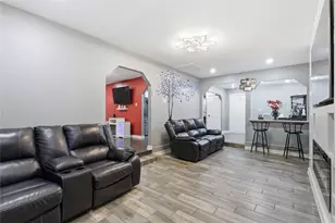 4332 Quails Ln, Fort Worth, TX 76119 - Photo 10