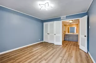 520 E Avenue J, Grand Prairie, TX 75050 - Photo 8