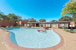 520 E Avenue J, Grand Prairie, TX 75050 - Photo 10