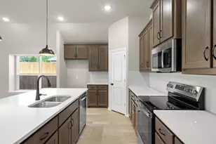 541 Waterford Pk Blvd, Weatherford, TX 76087 - Photo 6