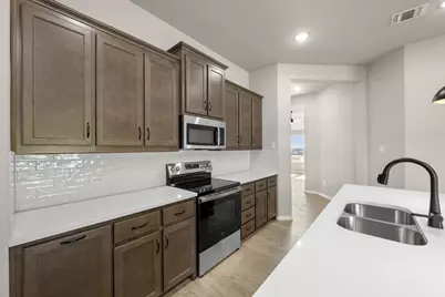 541 Waterford Park Boulevard, Weatherford, TX 76087 - Photo 2