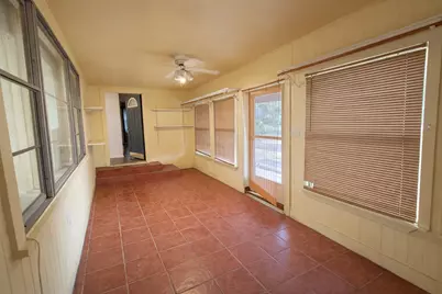 207 W Alabama Avenue, Midlothian, TX 76065 - Photo 2