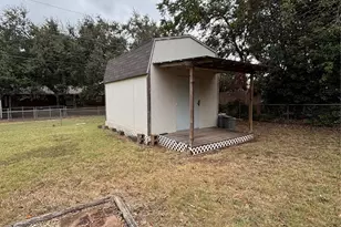 207 W Alabama Ave, Midlothian, TX 76065 - Photo 14