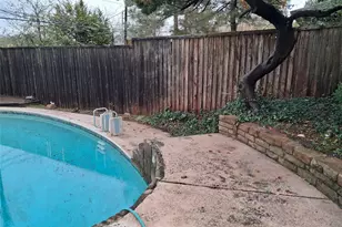 9815 Broken Bow Rd, Dallas, TX 75238 - Photo 14