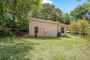 1011 W Hull St, Denison, TX 75020 - Photo 8