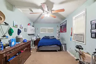 518 Red Bud Ln, Cockrell Hill, TX 75211 - Photo 26