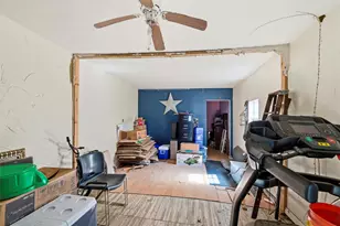 518 Red Bud Ln, Cockrell Hill, TX 75211 - Photo 10