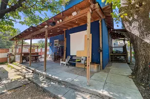 518 Red Bud Ln, Cockrell Hill, TX 75211 - Photo 20