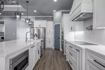 10281 Creekside Lane, Waco, TX 76712 - Photo 14